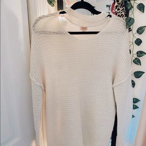 White cut v-neck sweater